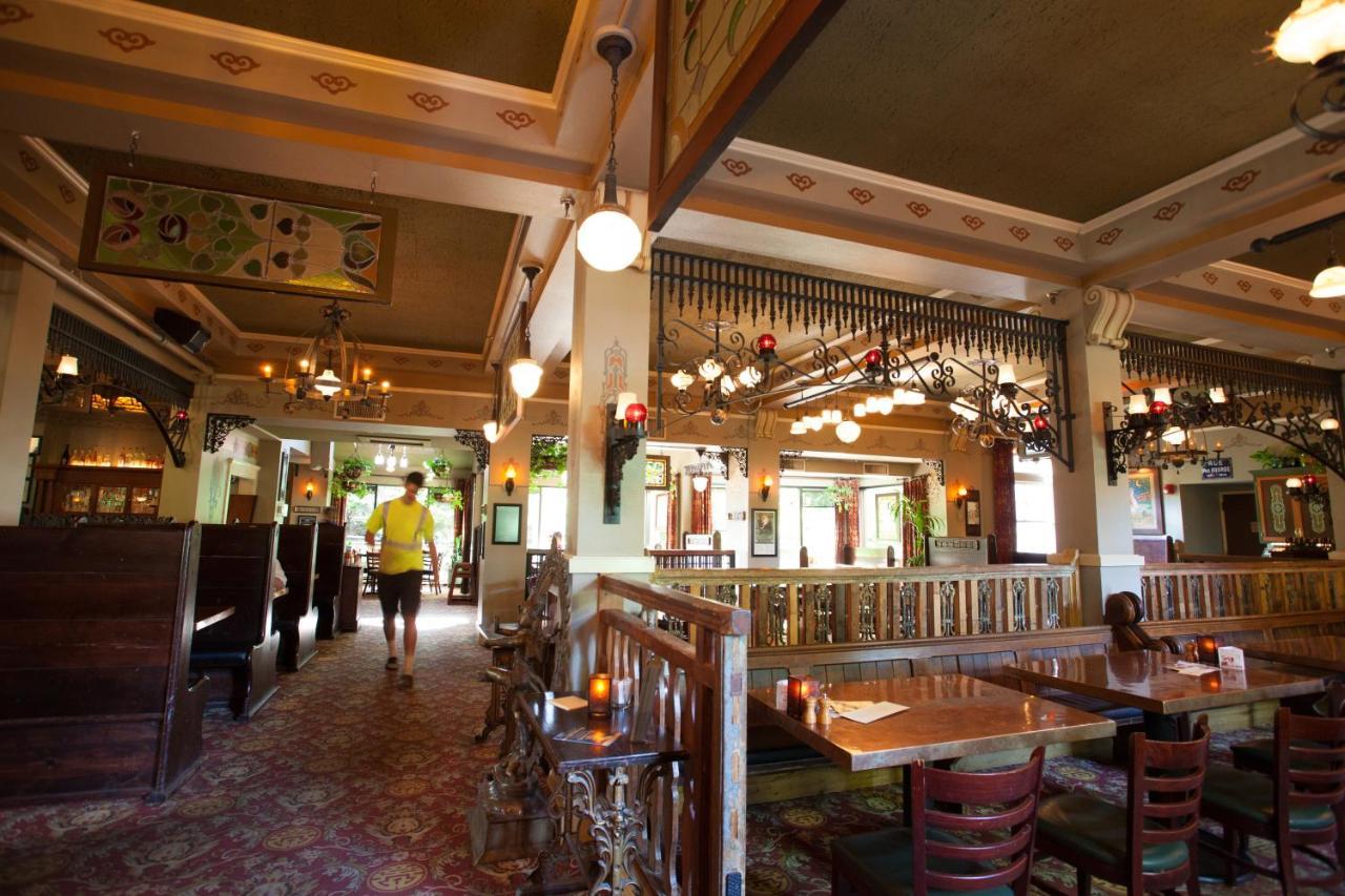 Mcmenamins Grand Lodge Forest Grove Luaran gambar
