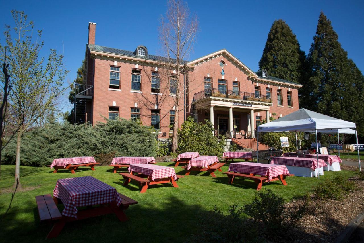 Mcmenamins Grand Lodge Forest Grove Luaran gambar
